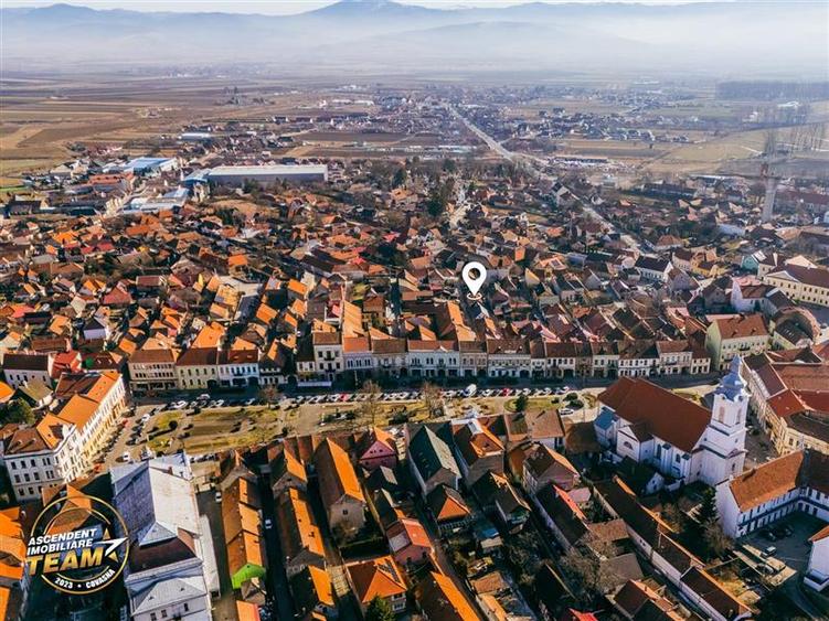 Accesibilitate si farmecul unei case cu garaj, locatie de referinta, Central, Ta - 7