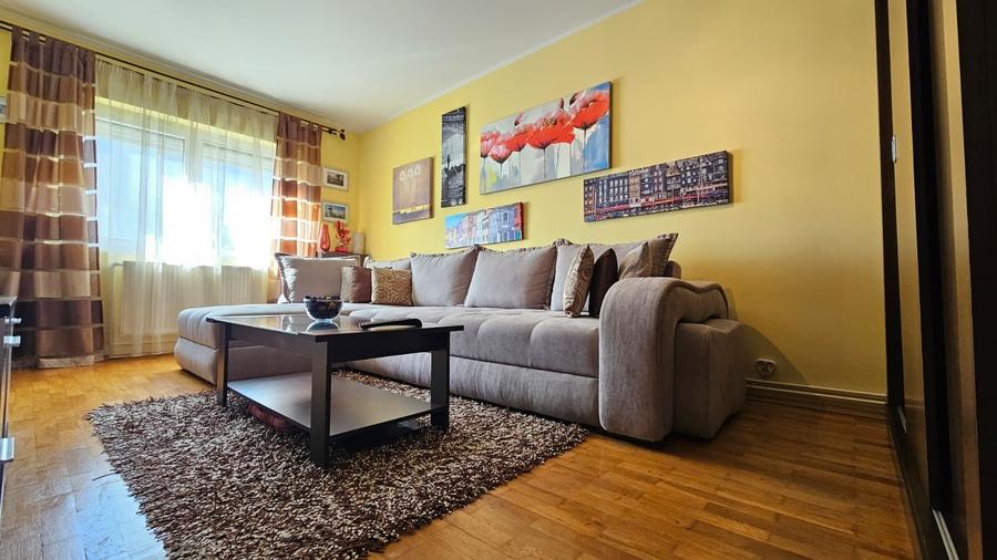 Apartament cu 2 camere decomandat în Scriitorilor