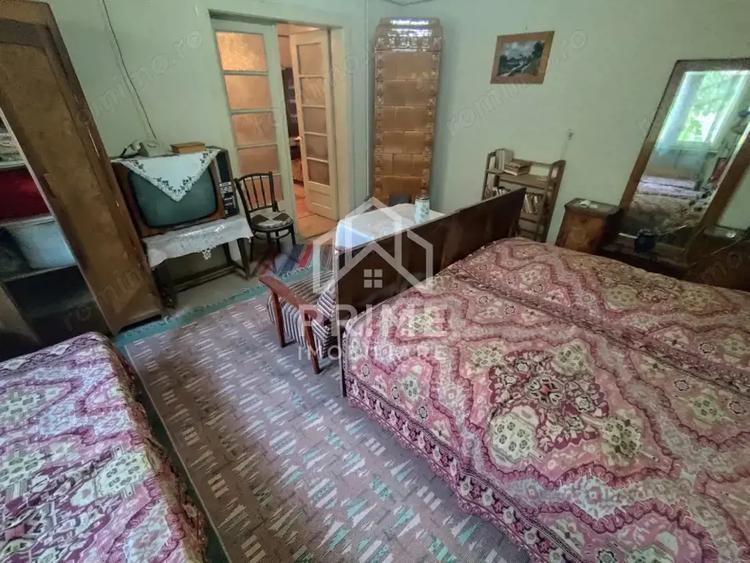 Casă cu 3 camere cu Canalizare în Petrești
