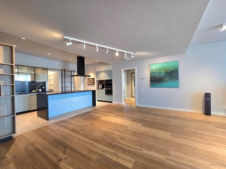Apartament cu 5 camere în Floreasca
