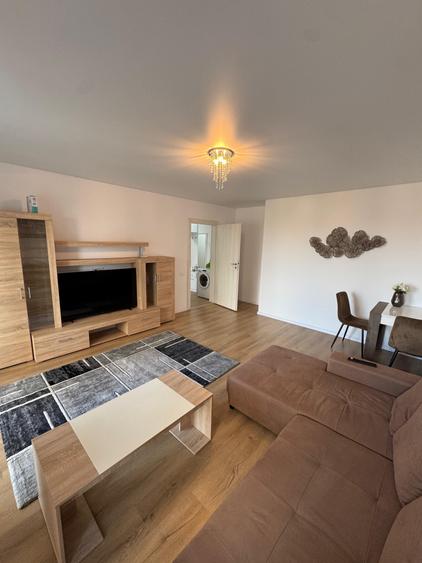 Apartament cu 2 camere decomandat în Parcul Carol