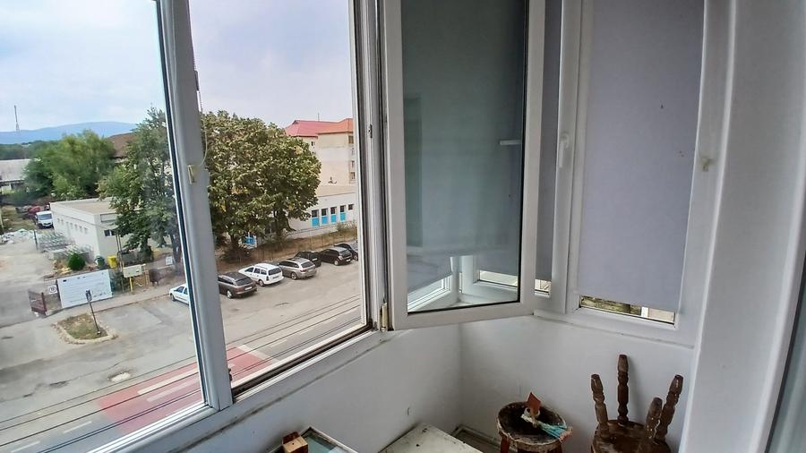 Apartament cu 4 camere decomandat, mobilat în Nord