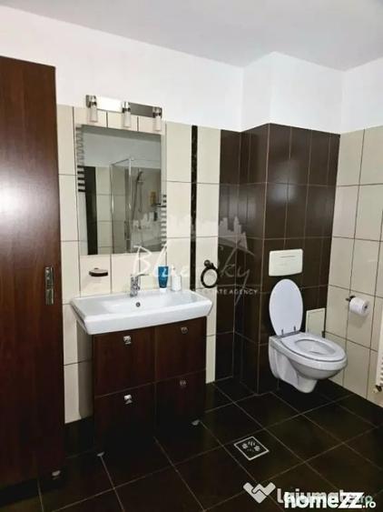 Casă cu 7 camere cu Teren 400 Mp în Cumpăna
