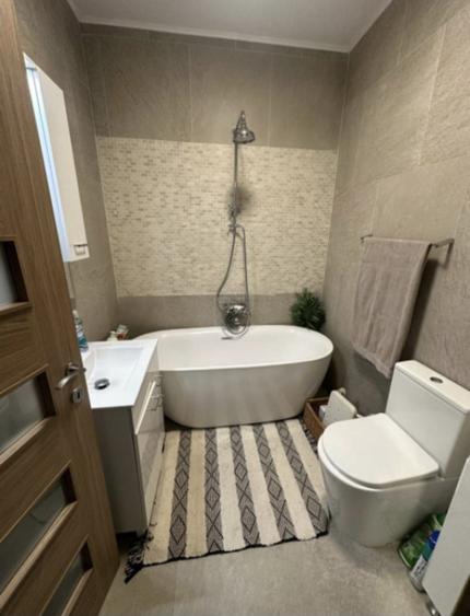 Apartament cu 4 camere decomandat în Plopilor