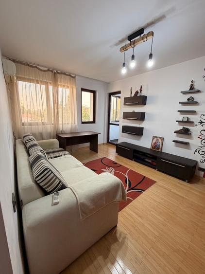 Apartament cu 2 camere semidecomandat în P-ța Gorjului