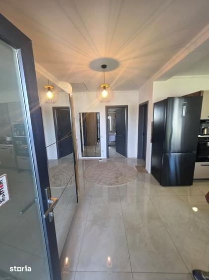 Casă cu 3 camere decomandat cu Teren 497 Mp în Central
