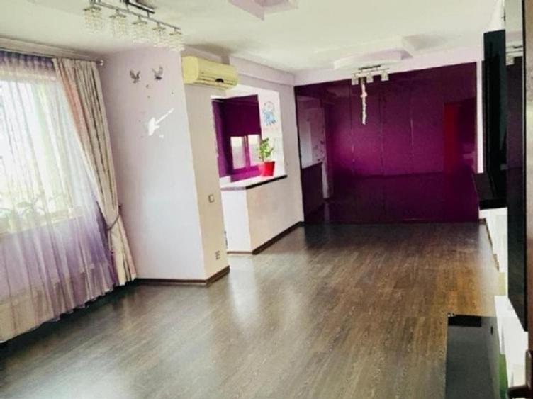 Apartament cu 3 camere semidecomandat, mobilat în Grivița