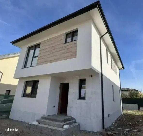 Casă cu 4 camere în Odăile