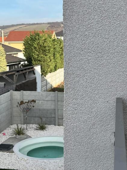 Casă individuală cu 5 camere cu Canalizare în Oncea