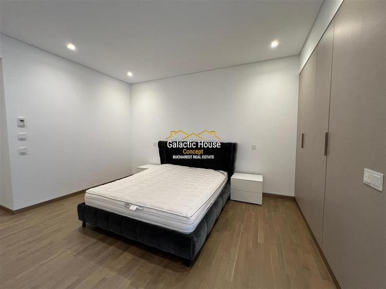 Apartament cu 5 camere decomandat în Primăverii