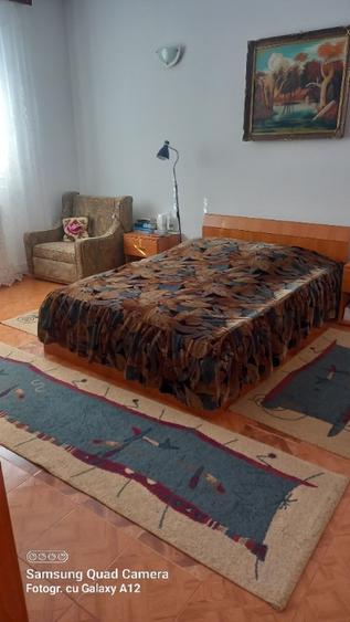 Casă cu 5 camere cu Teren 395 Mp în Central