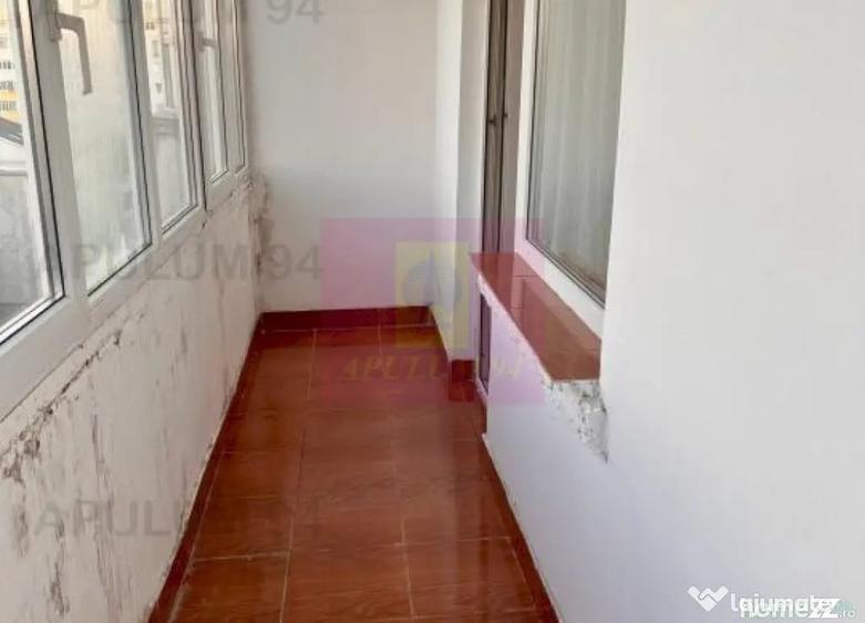 Apartament cu 3 camere decomandat în Sebastian