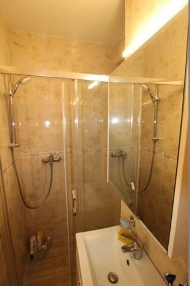 Apartament cu 2 camere semidecomandat, mobilat în Sala Palatului
