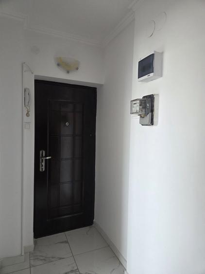 Apartament cu 2 camere, mobilat în Romană
