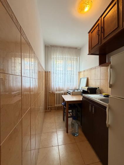 Apartament cu 2 camere semidecomandat în Girocului