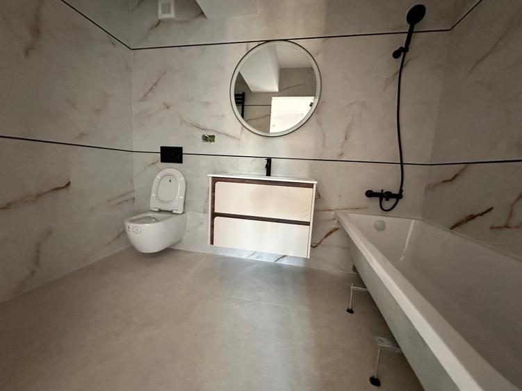 Apartament cu 3 camere semidecomandat în Iancu Nicolae