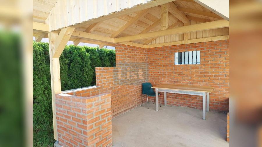 Casă cu 4 camere cu Teren 860 Mp în Șimian