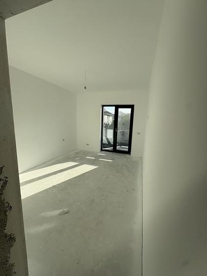 Casă cu 3 camere în Valea Adâncă
