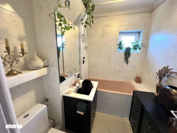 Apartament cu 4 camere în Micro 16