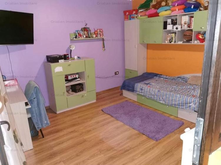 Casă cu 5 camere cu Canalizare în Central