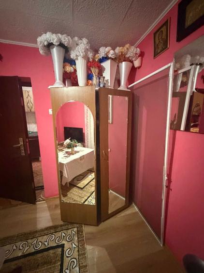 Camera de inchiriat la curte zona aparatori patriei sec 4 - 2