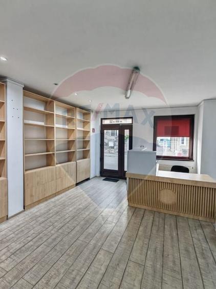 Apartament cu 4 camere de vânzare in zona centrala - 3