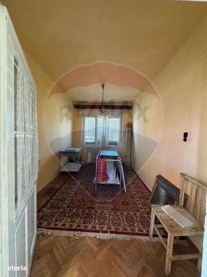 Casa /teren 1008mp si front stradal 15ml Parneava Spitalul Judetean - 1