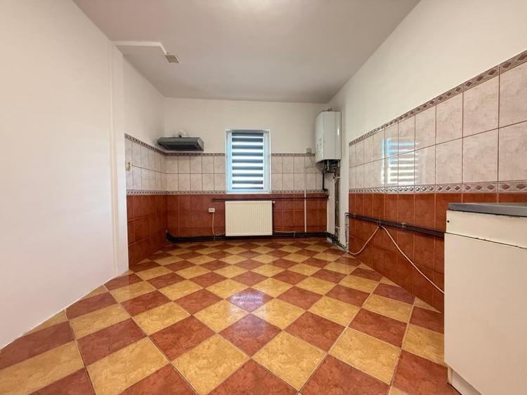 Apartament spatios cu 2 camere, decomandat, 60 mp utili - Soarelui - 3