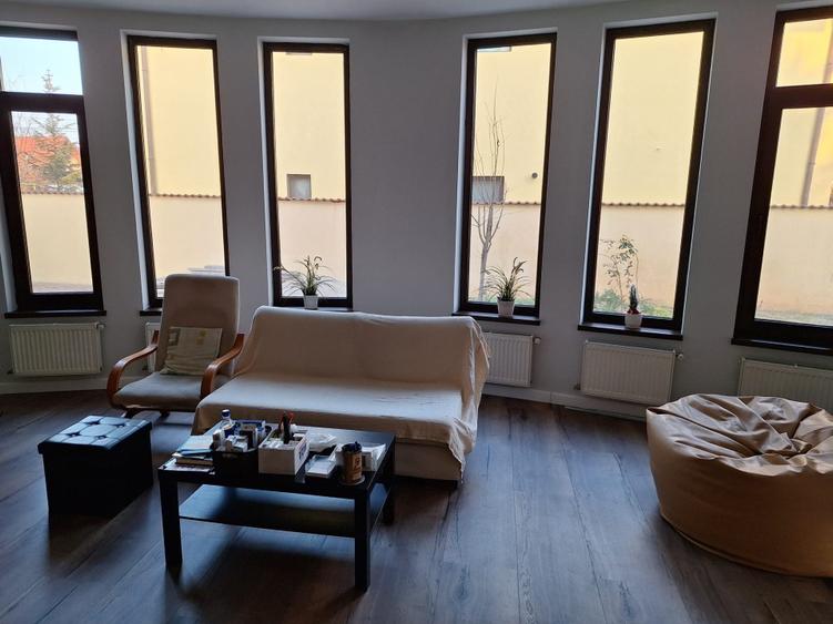 Cartierul Latin, Ghencea, Vila Noua P+1,  230 mp. 5 camere, curte 350mp, parcare - 2