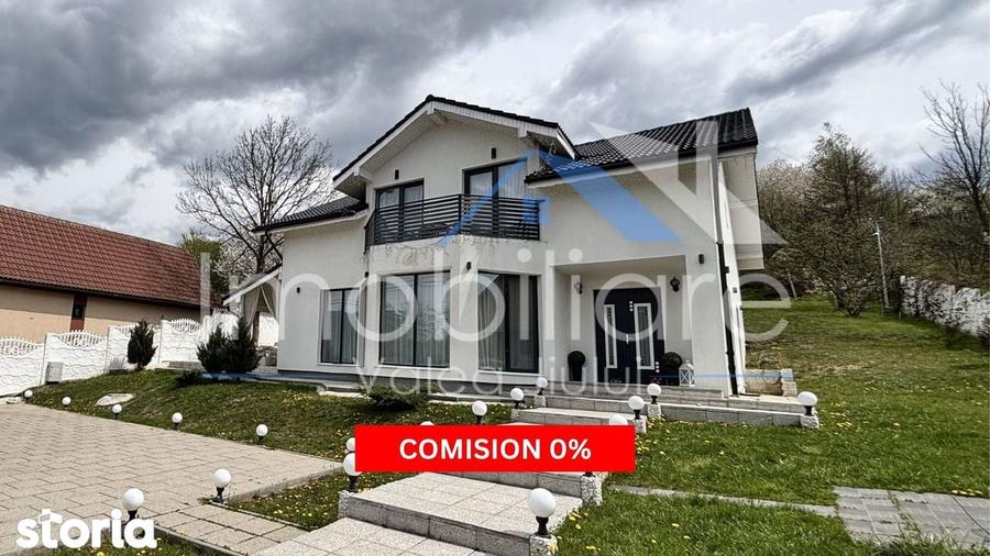 Casa / Pensiune exclusivista - Petrila (Bratianu) | 4 camere cu baie - 3