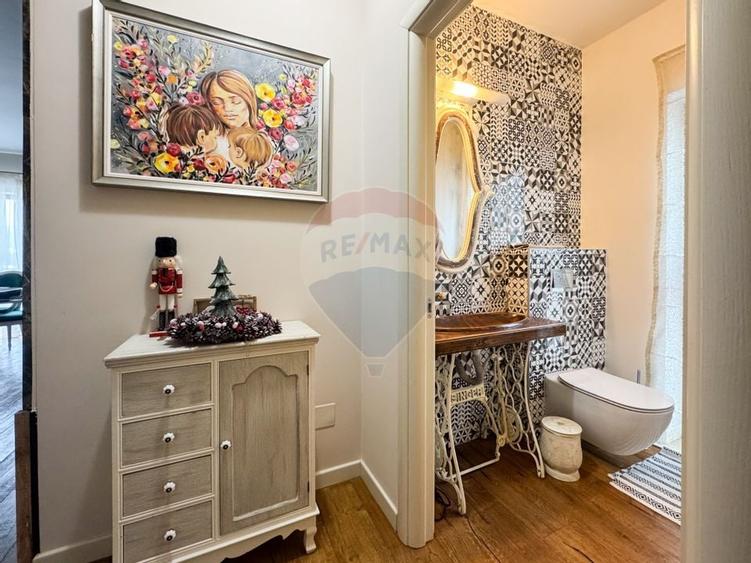 Vilă ultrafinisată cu două unități locative în zona Gruia - 9