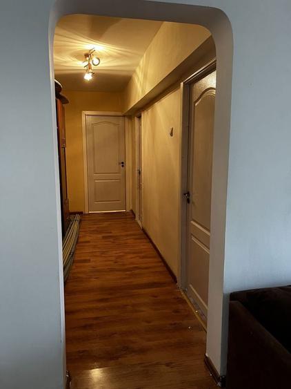 Inchiriez apartament 3 camere semi-decomandat - 2