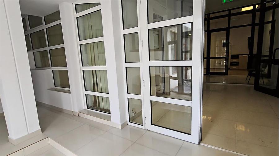Spatiu de Birouri 180 mp Suceava Zona Metro De Vanzare - 15