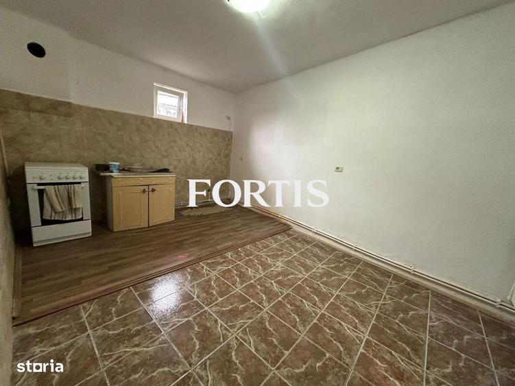 Casa de vanzare 3 camere in Fagaras, zona centrala - 1