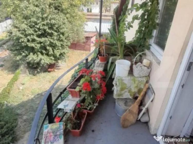 Apartament la casa, zona centrala, 100 mp utili, Radauti - 4