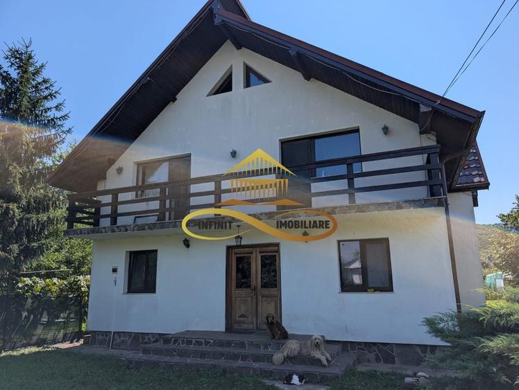 Casă &icirc;n Traian, poziție excelentă! - 2