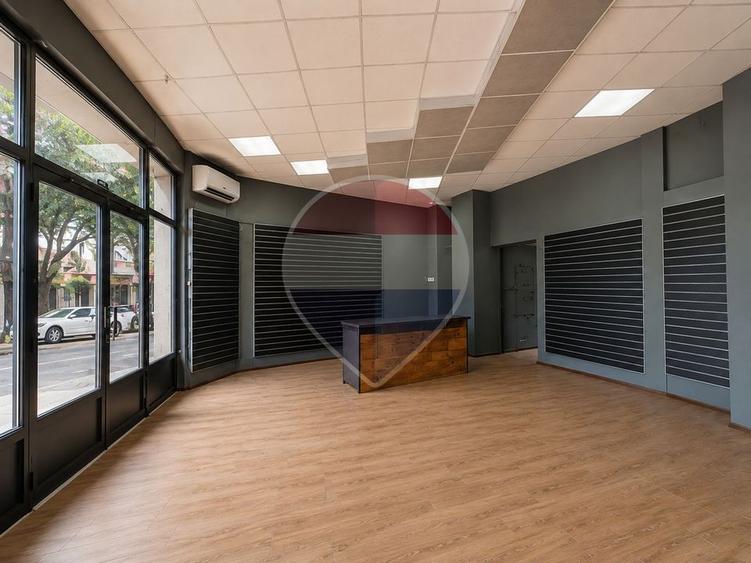 Spațiu comercial, de 137 mp, în Faleza Nord