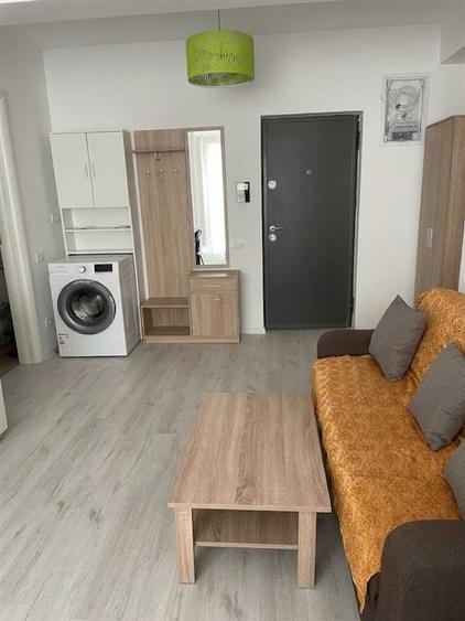 Apartament cu 2 camere semidecomandat în Tractorul