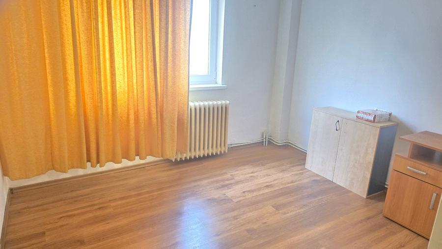 Vand apartament 3 camere în Deva, zona ultracentrală Lido-Casa de Pensii, etaj 2 - 3