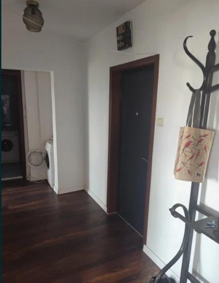 P-ța Muncii metrou, decomandat, doua balcoane inchise,doua debarale,spatios. - 5