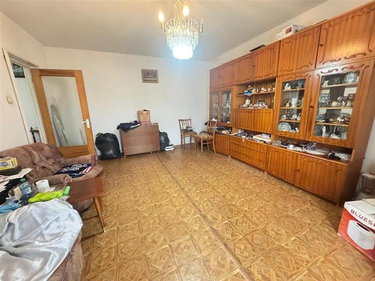 Apartament decomandat 3 camere 2 bai balcon zona Terezian - 35