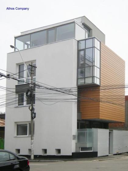 Vila cu 2 etaje si mansarda in zona Mihalache- Calea Grivitei - 2