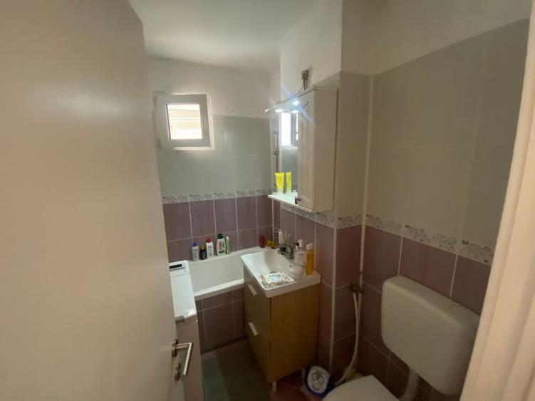 Apartament cu 2 camere semidecomandat în Titan