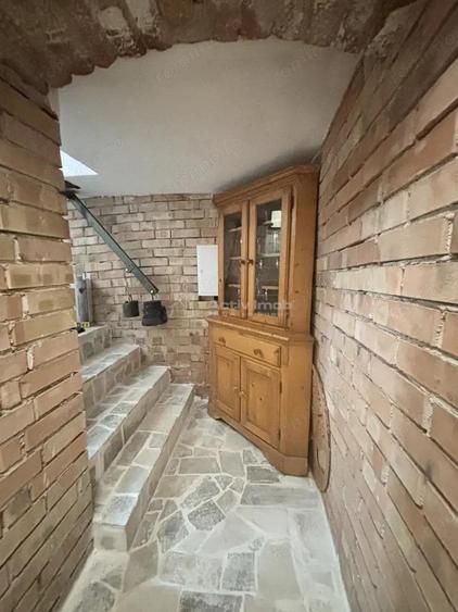 Refugiu urban cu personalitate Casa cu mansarda si crama amenajata - zona centrala - 13