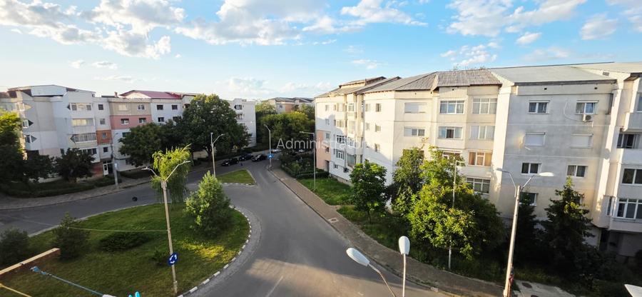 Decomandat-2 camere-NORD-centrala-balcon