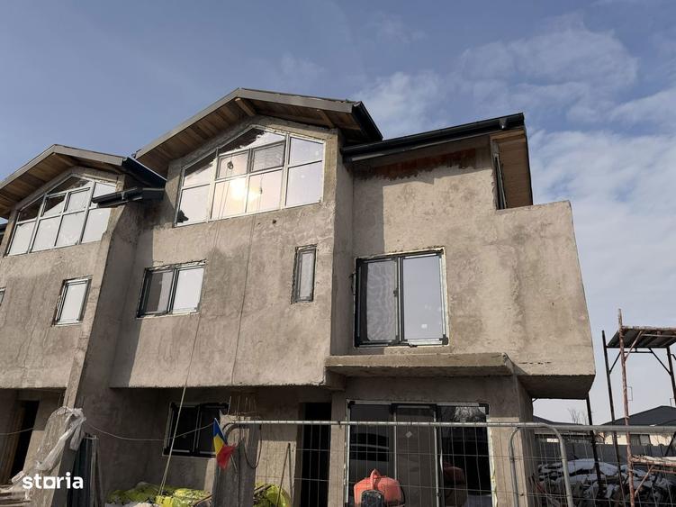 Casa la gri 4 camere P+1+M 125 mp Berceni central, 90.000 euro - 3