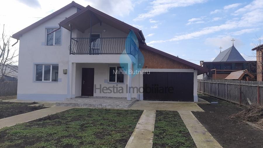 Casa cu cinci camere, beci si garaj, Lunca Cetatuii. Casa cu cinci camere, beci si garaj, Lunca Cetatuii.