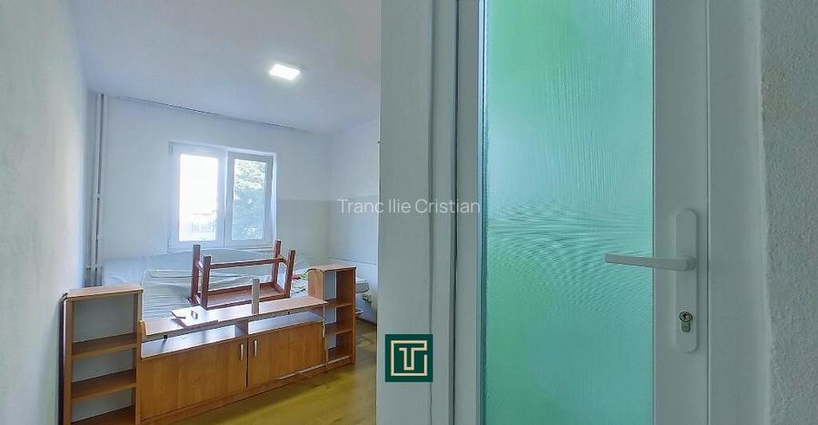 Garsoniera de inchiriat in zona Boul Ro?u Arad