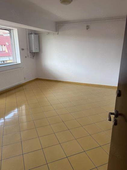 Vand apartament cu 3 camere - 10