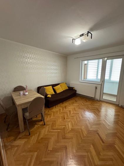 Inchiriez apartament 3 camere - 5